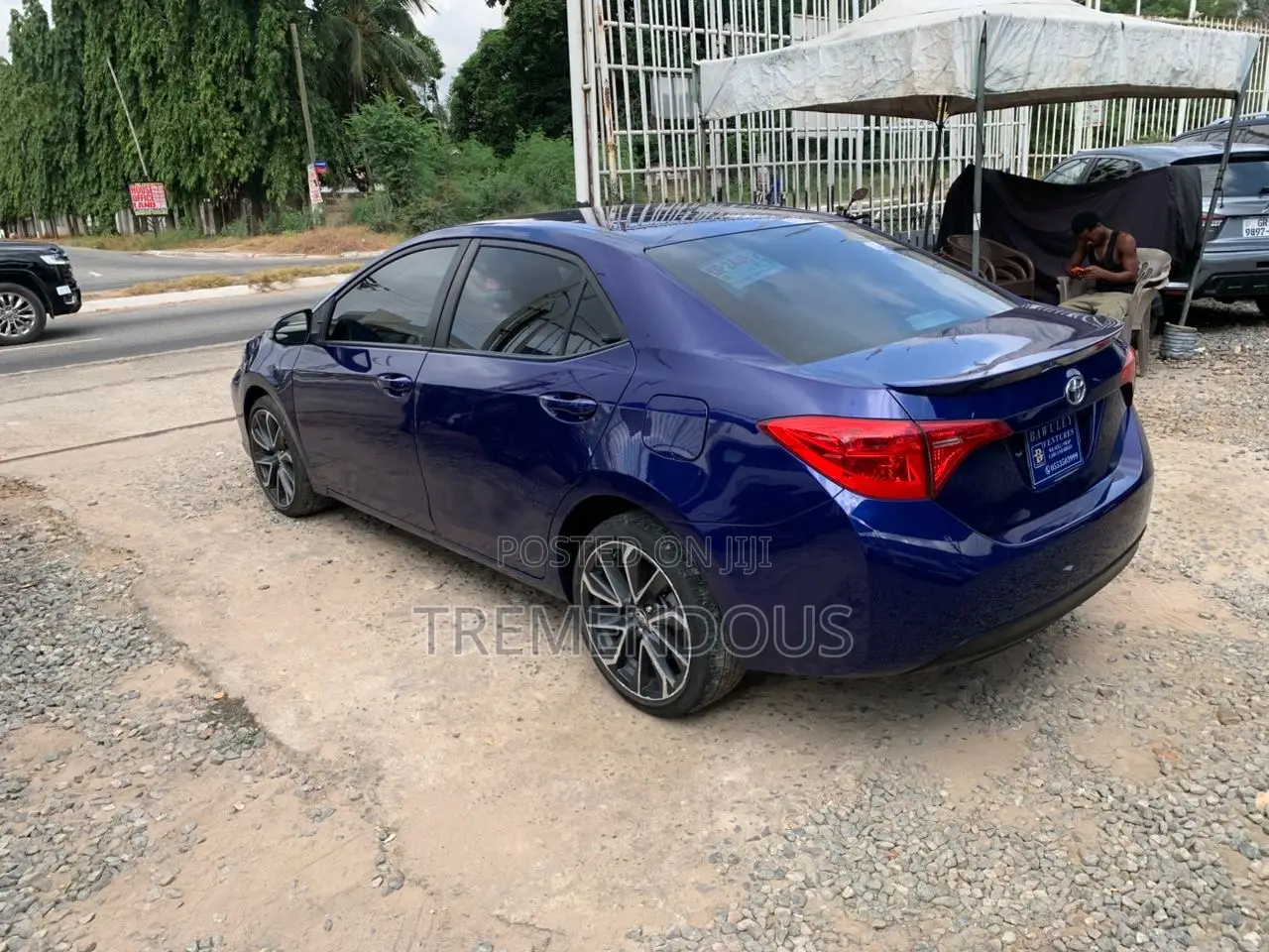 Toyota Corolla SE (1.8L 4cyl 2A) 2018 Blue