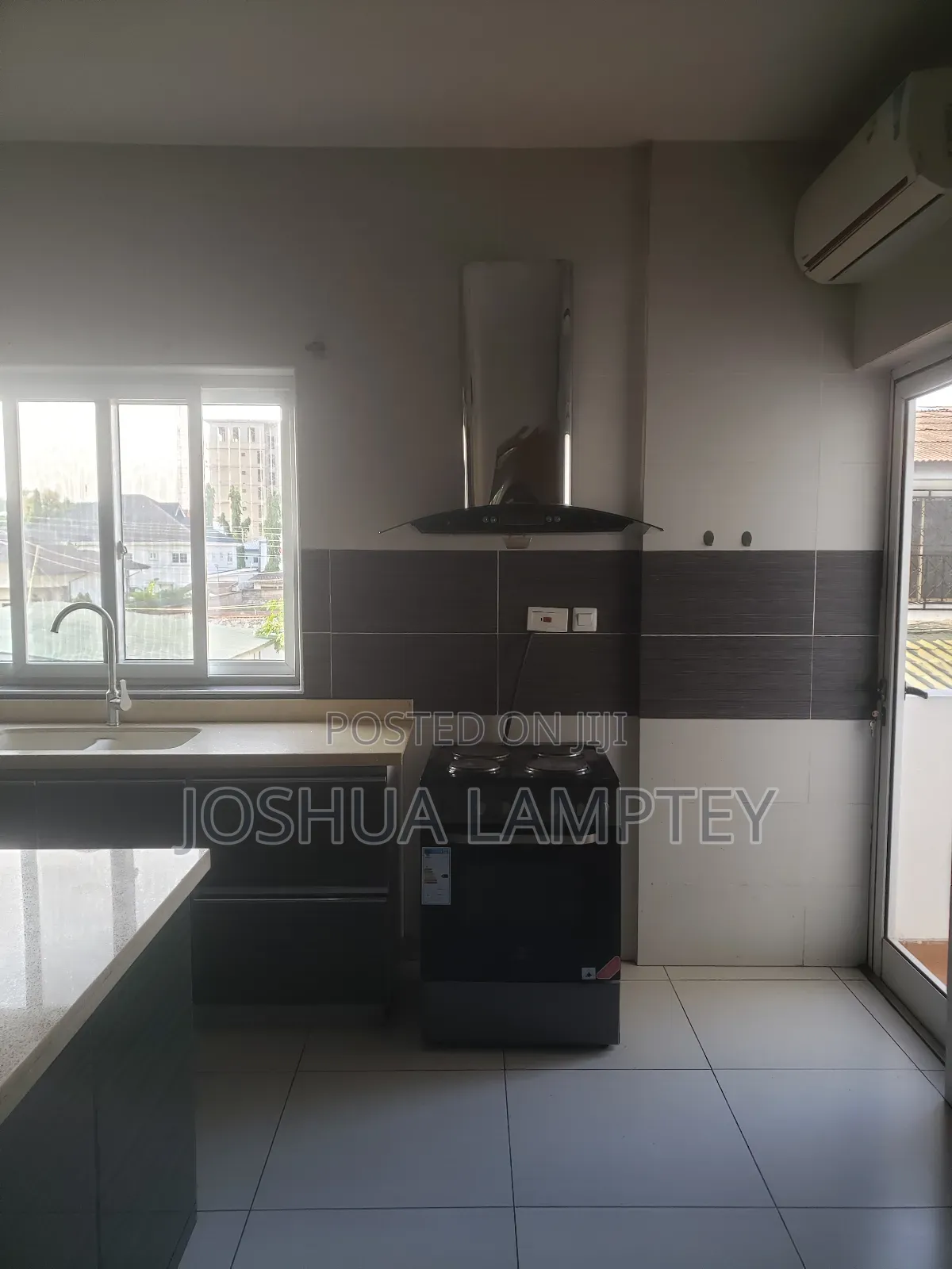 Furnished 3bdrm Apartment in Labone Estate, Coffee Shop Area for rent