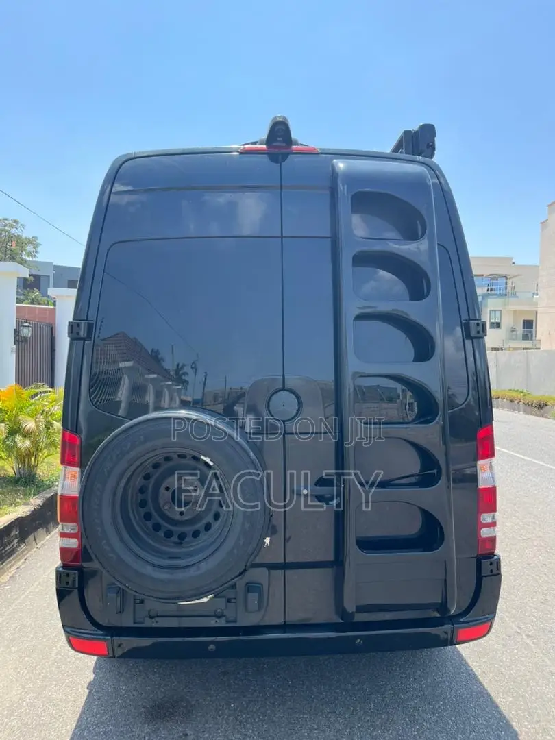 Mercedes-Benz Sprinter 2012 Black