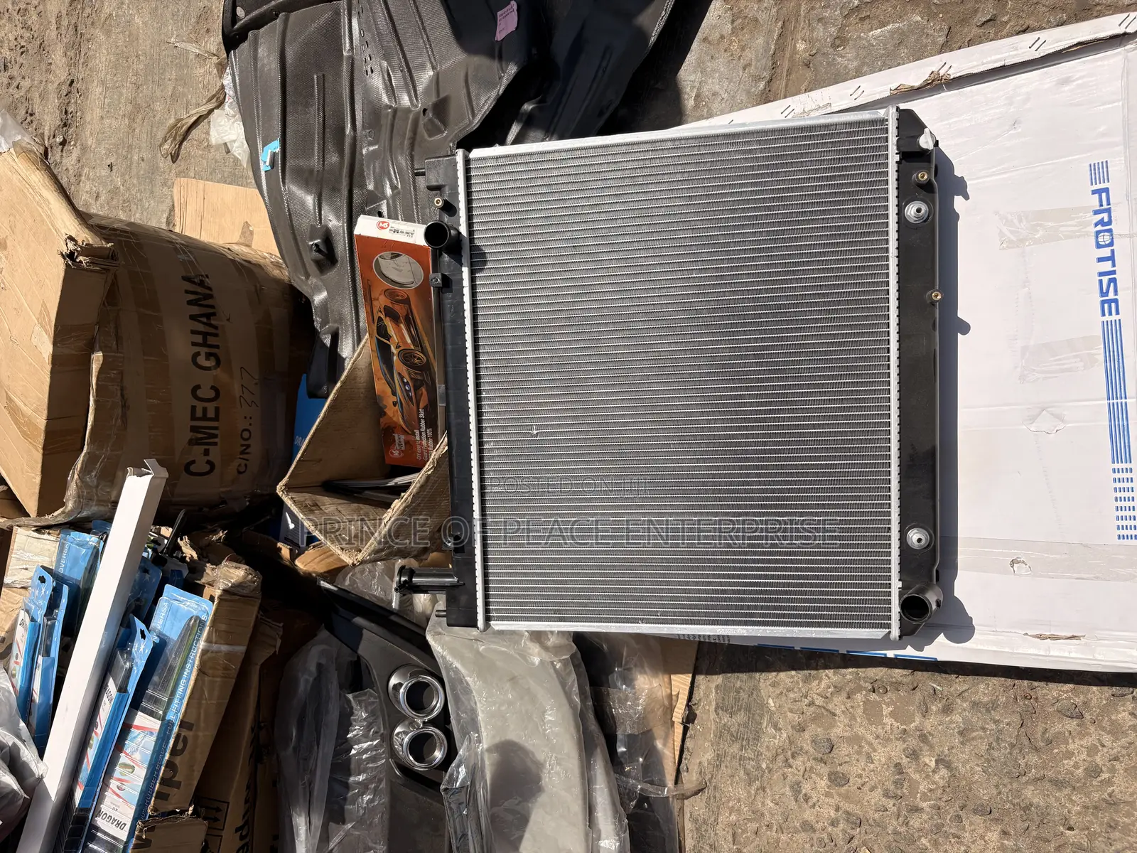 Toyota Fish Radiator Tank or Toyota Hiace Radiator Tank