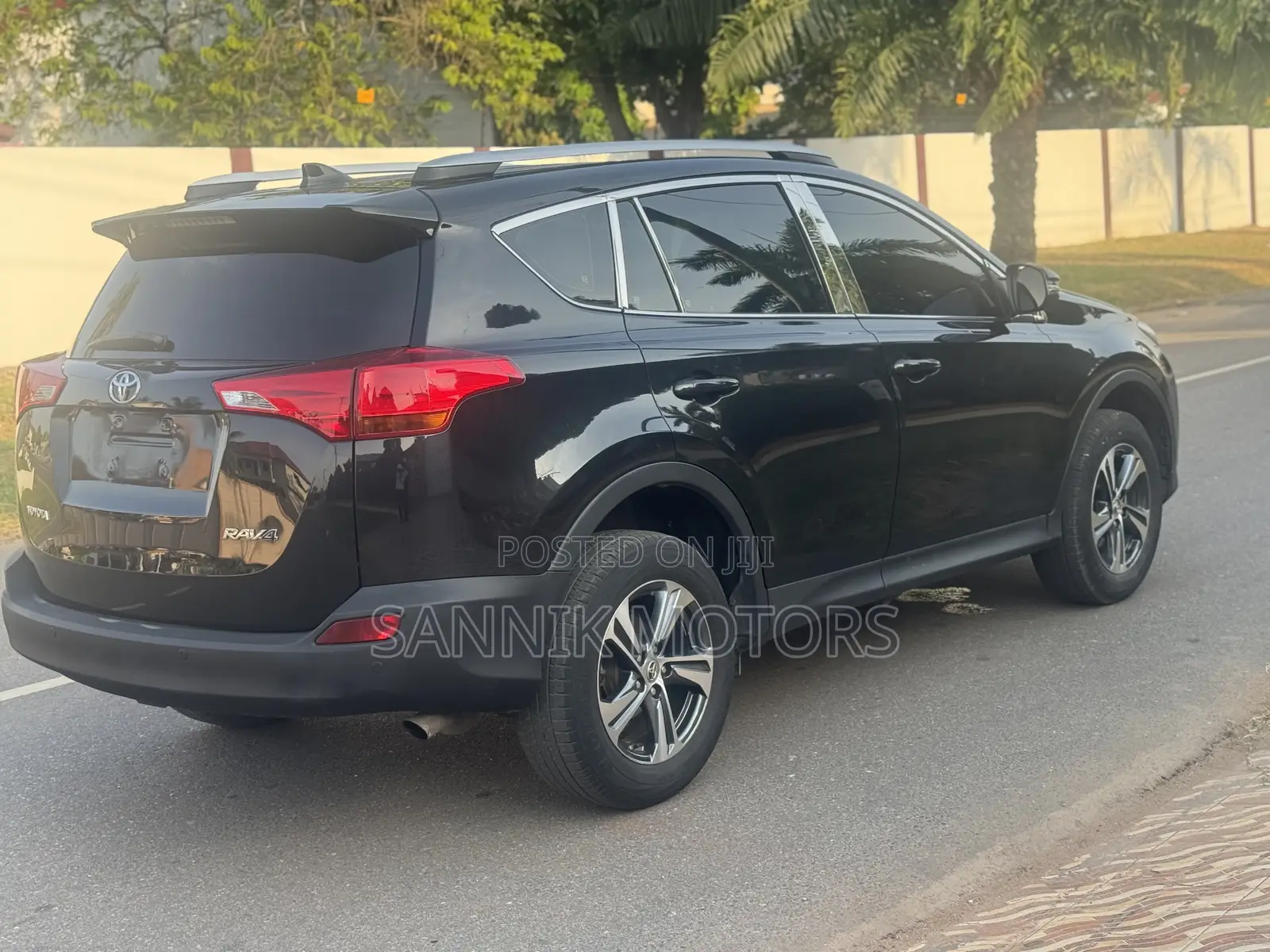 Toyota RAV4 Limited AWD (2.5L 4cyl 6A) 2016 Black