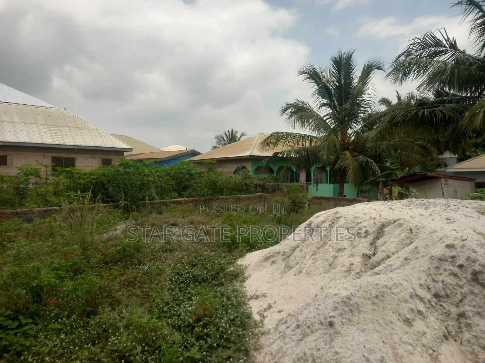 Plot for Sale at Kenyasi Bosore ( 100*90) Feet Square