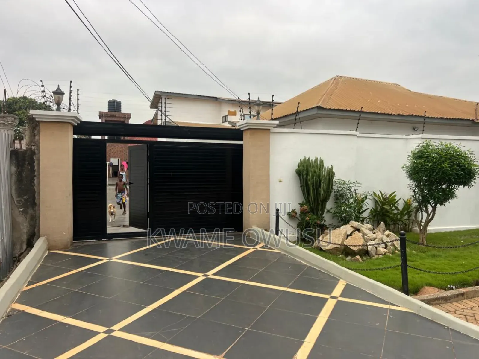 8bdrm House in Ejisu-Juaben Municipal for sale