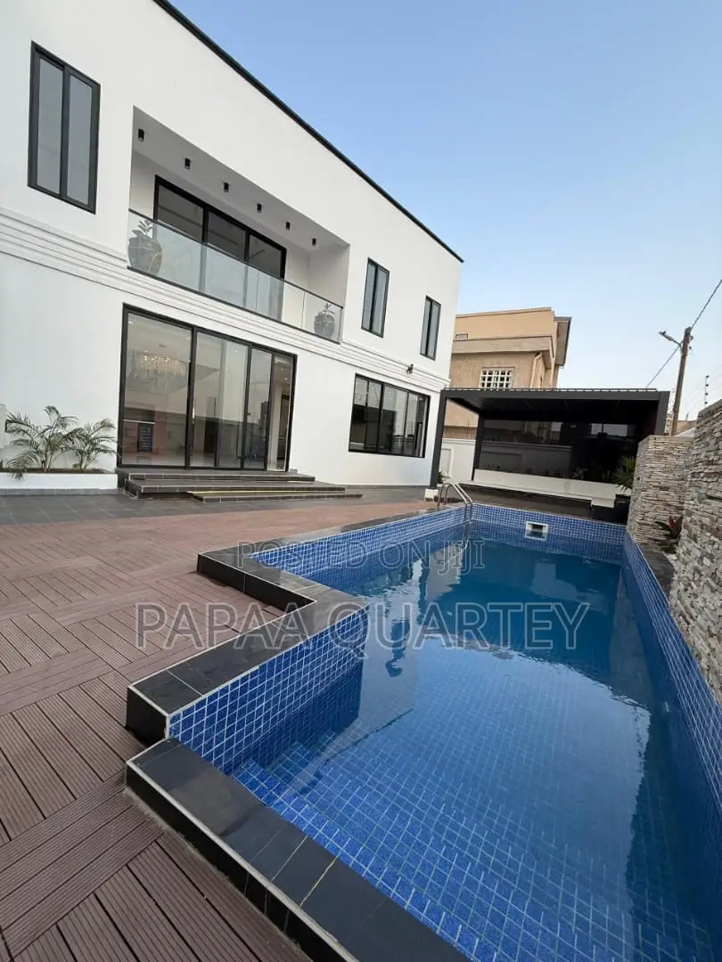 6bdrm House in East Legon for sale