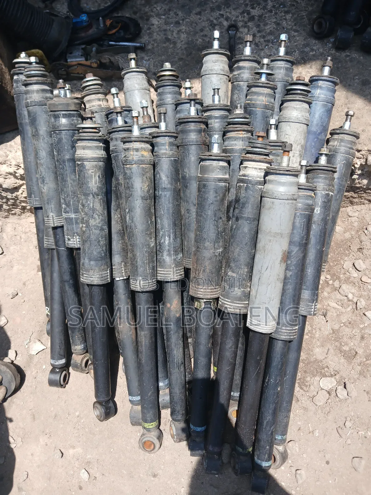 Toyota Voxy Back Shocks Is Available Here