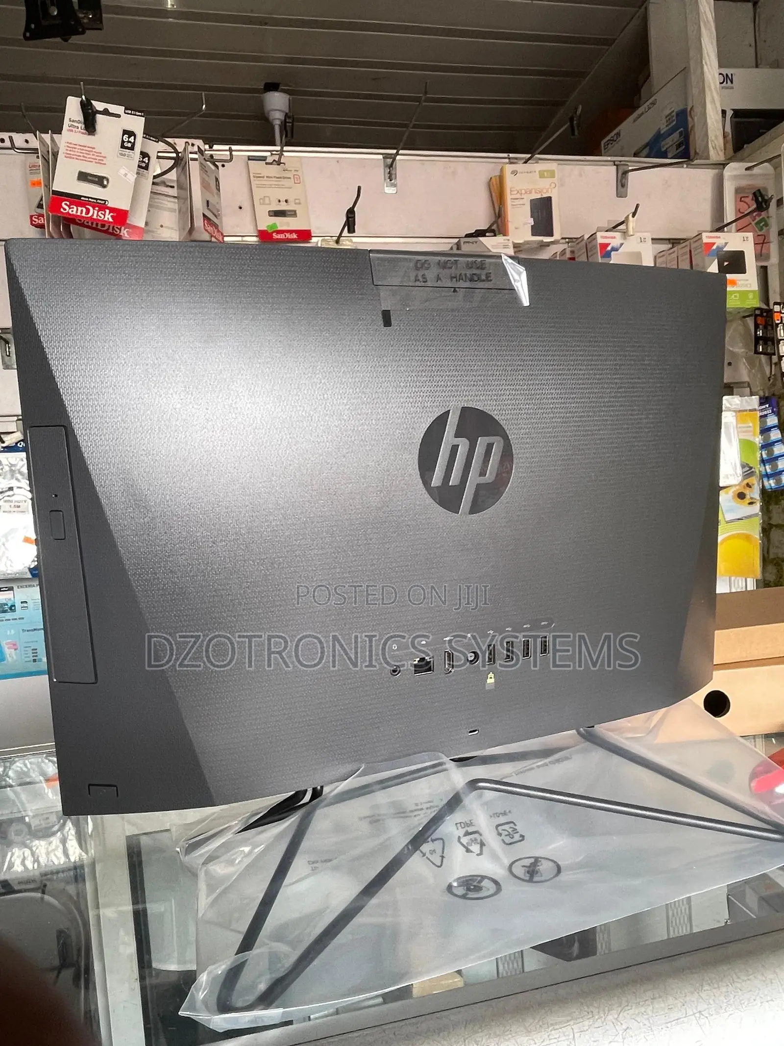 New HP 200 G4 22 All-in-One 8GB Intel Core i5 SSD 512GB