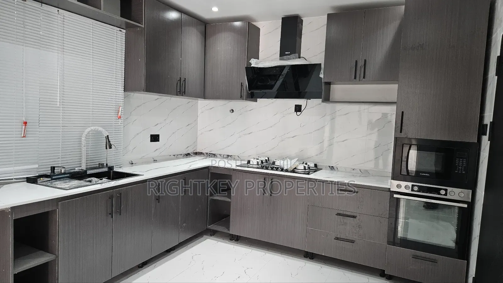 6bdrm House in Rightkey, Kumasi Metropolitan for sale