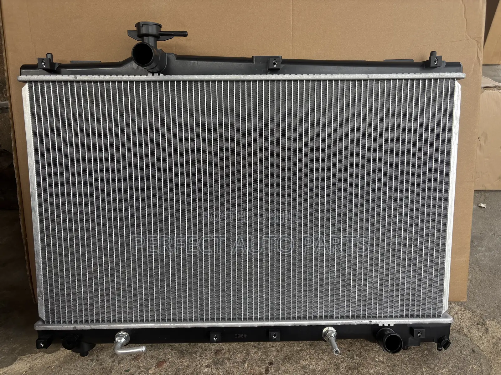 Voxy Noah Radiator /Water Tank