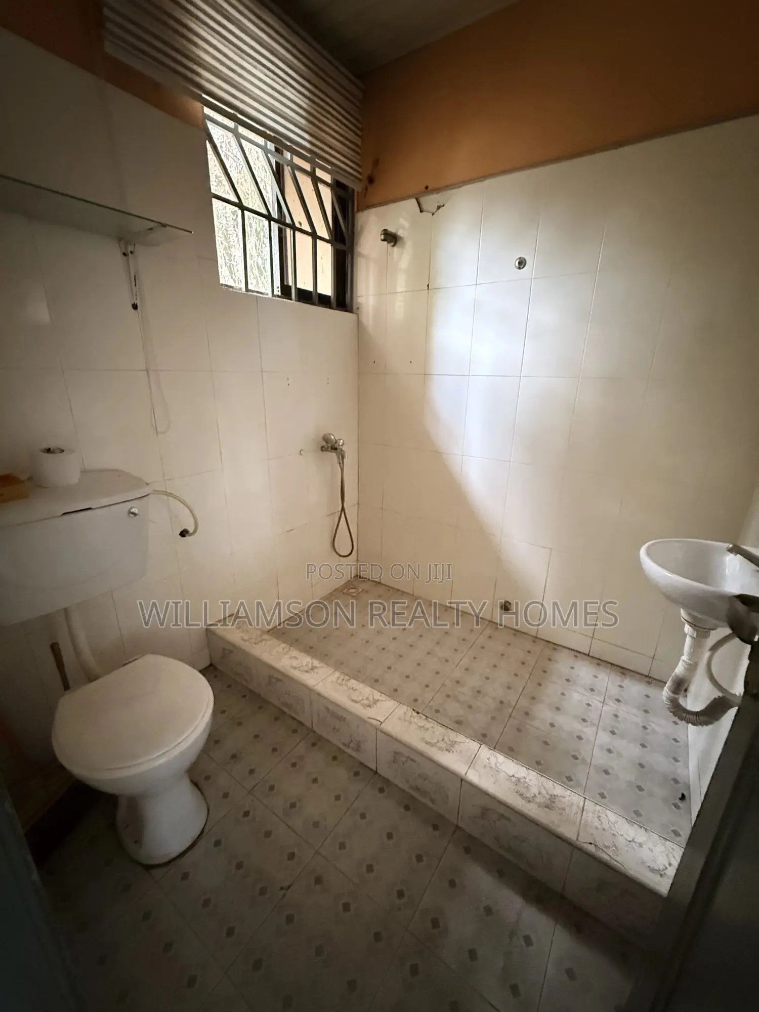 1bdrm Apartment in Community 18 Area, Spintex for rent