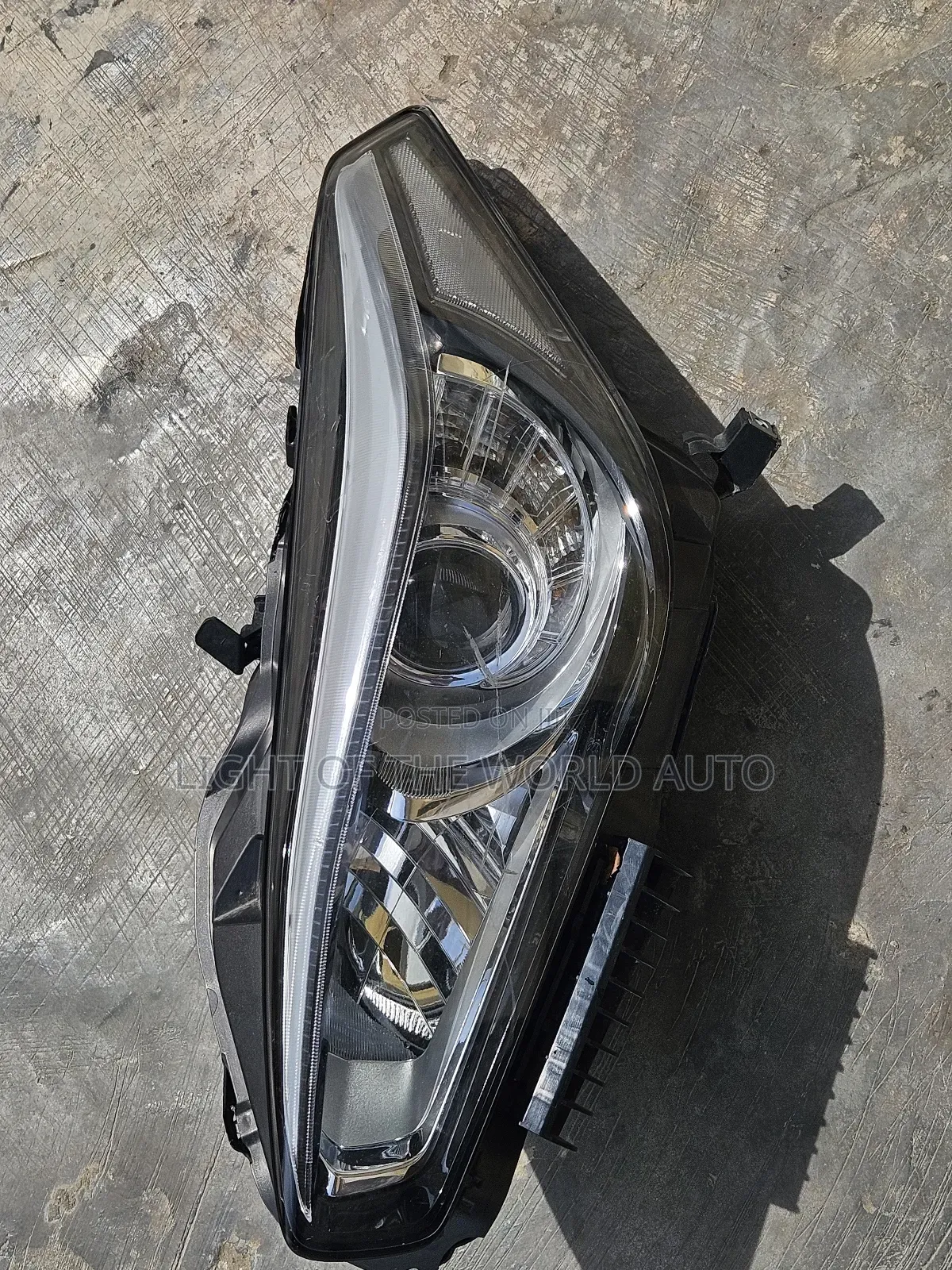 Ifiniti Q70 Headlight Driver Side