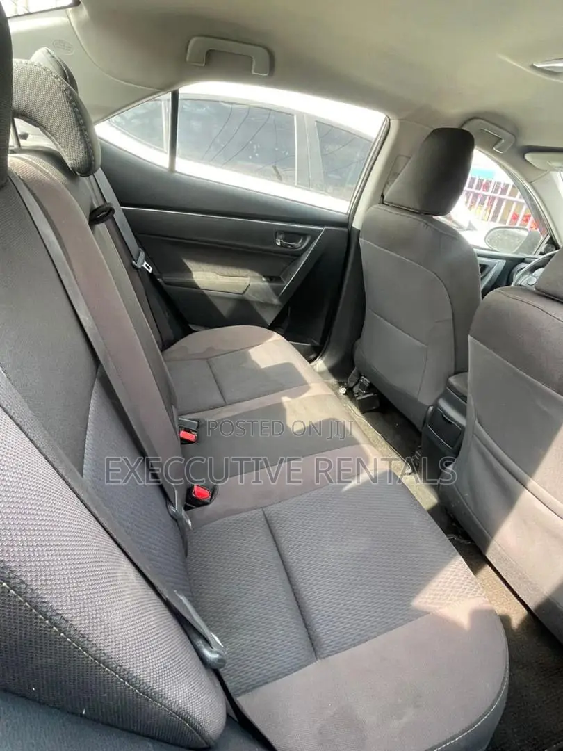Toyota Corolla 2017 Brown