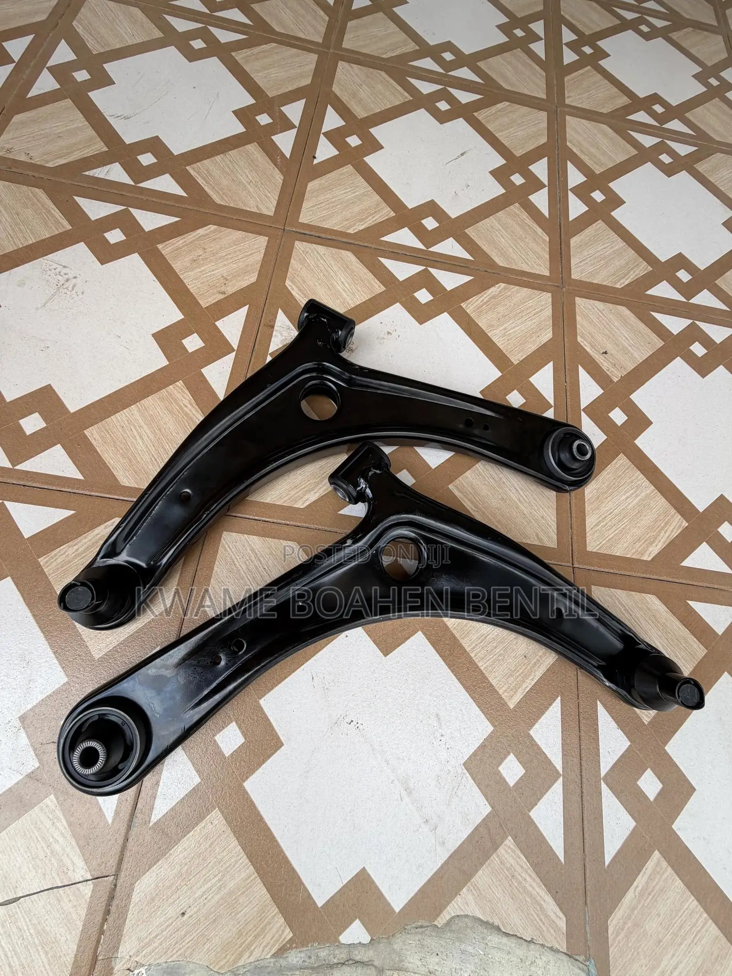 Lower Arm for Outlander