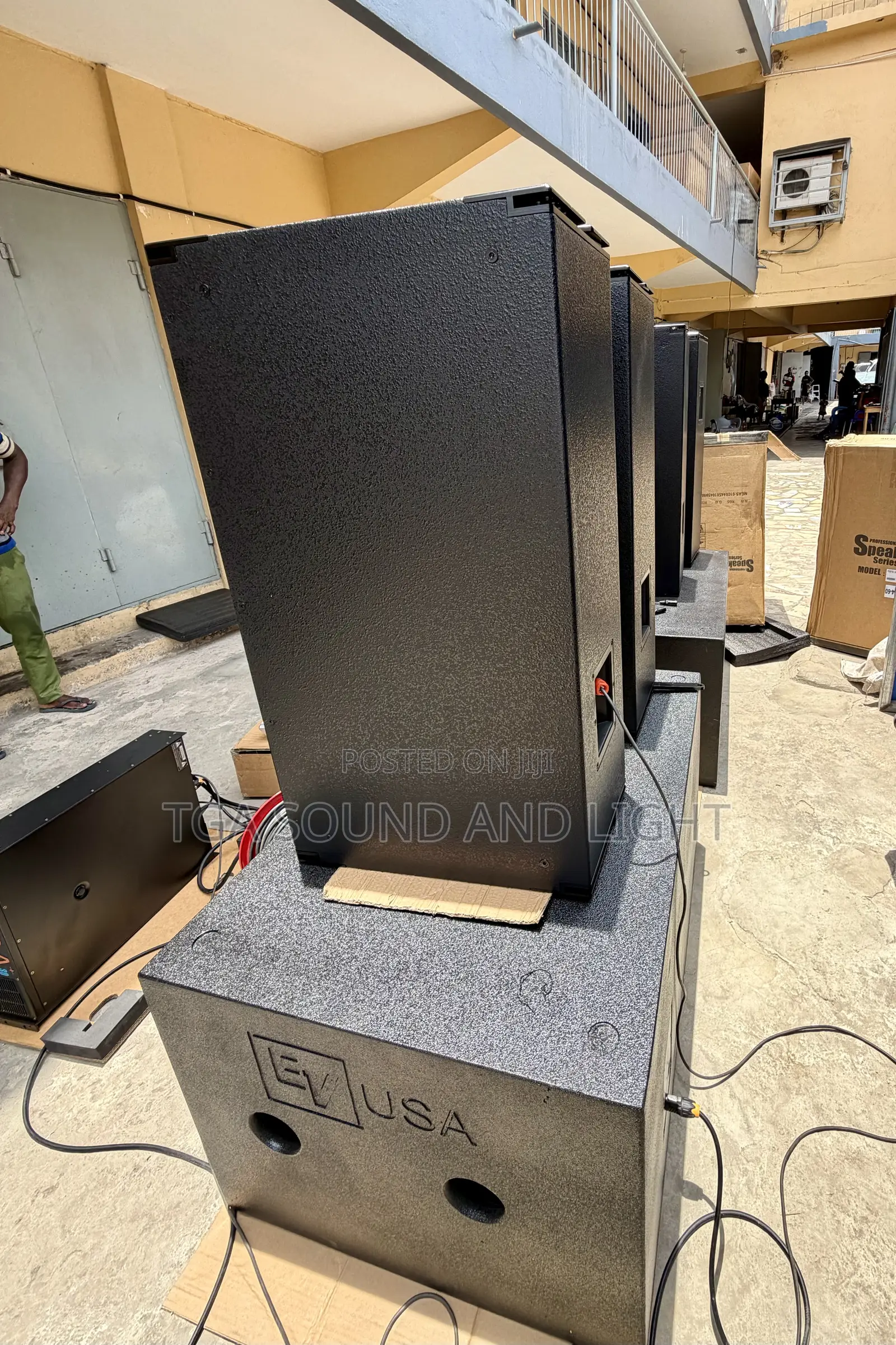 Ev Passive Line Array and Bass Speakers Set [12inch Top, 18inch Down]