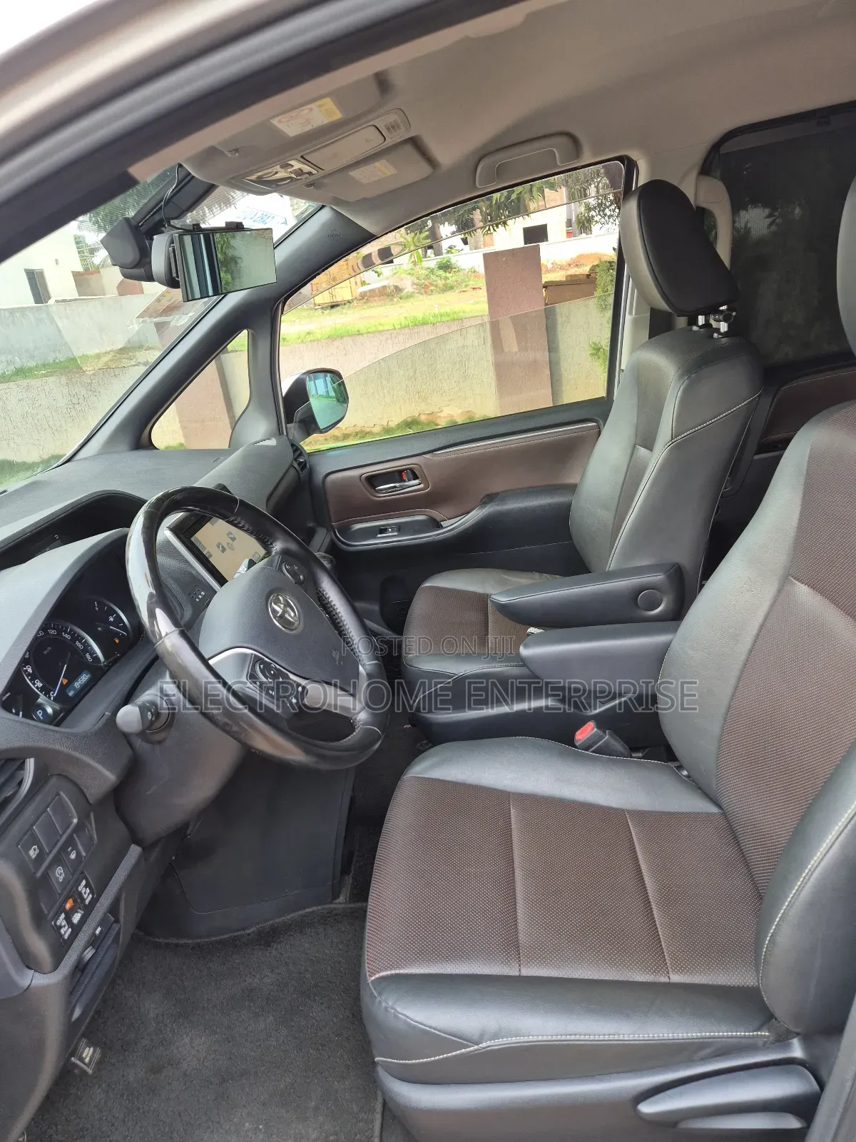 Toyota Esquire 2016 Silver