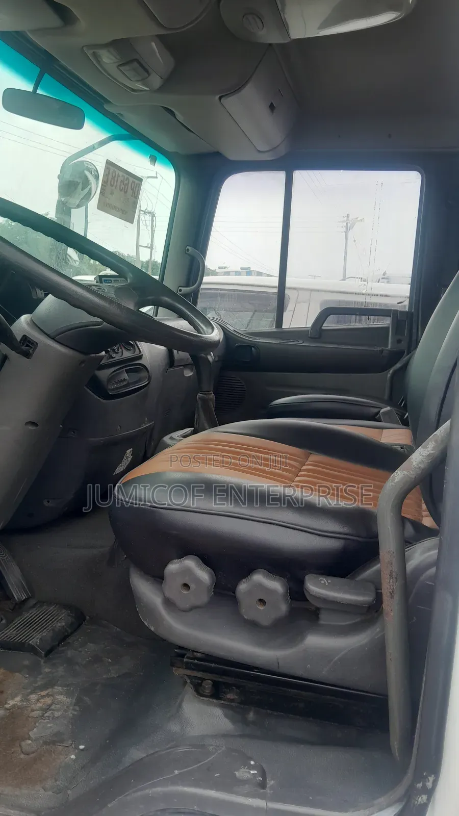 Hyundai Gold Truck (6 Holes)