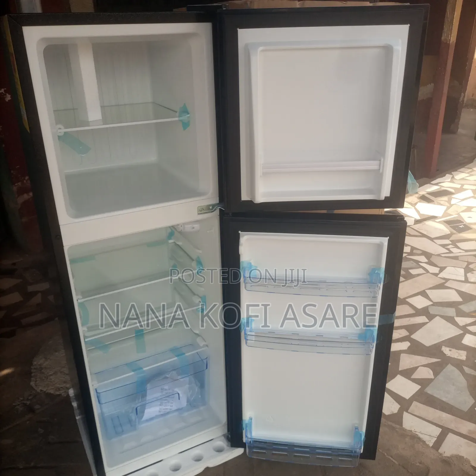 Pearl 138litres Top Freezer Refrigerator Black Mirror