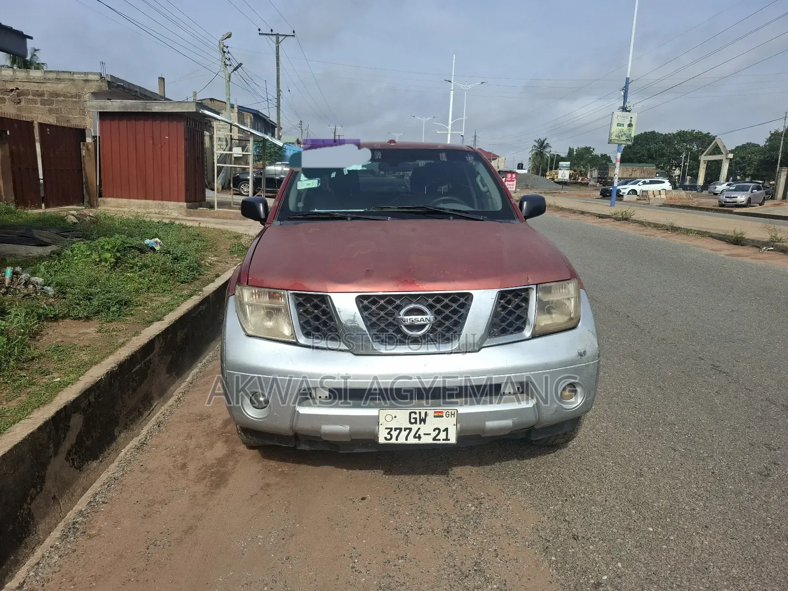 Nissan Frontier 2013 Red