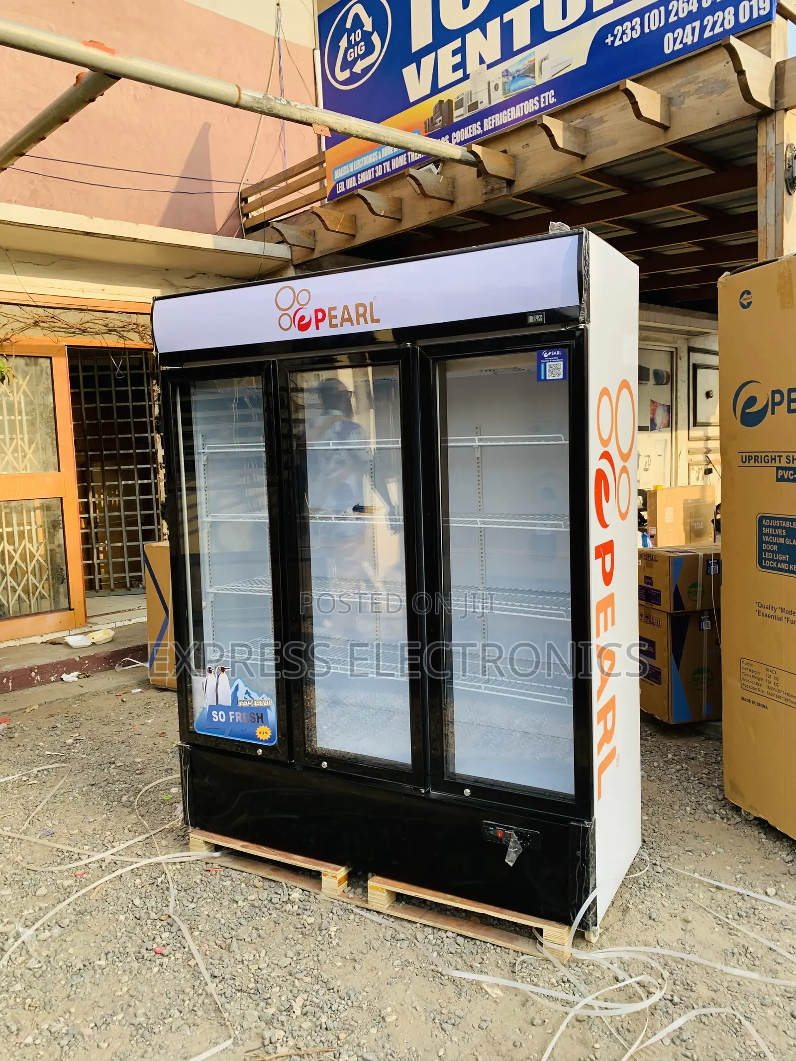 Amazing Deals on Pearl PVC-1540-28ab Display Fridge