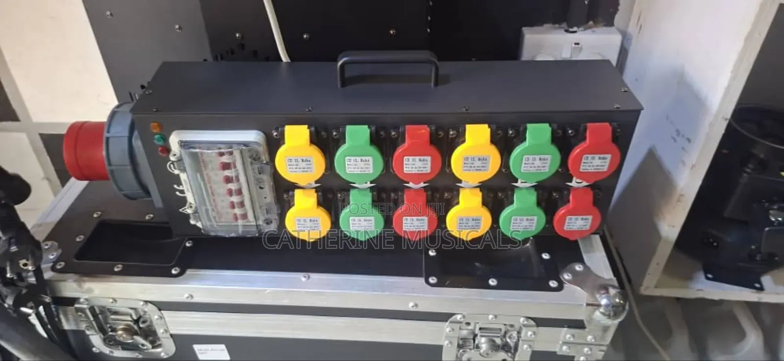 12 Channel Powered Supply