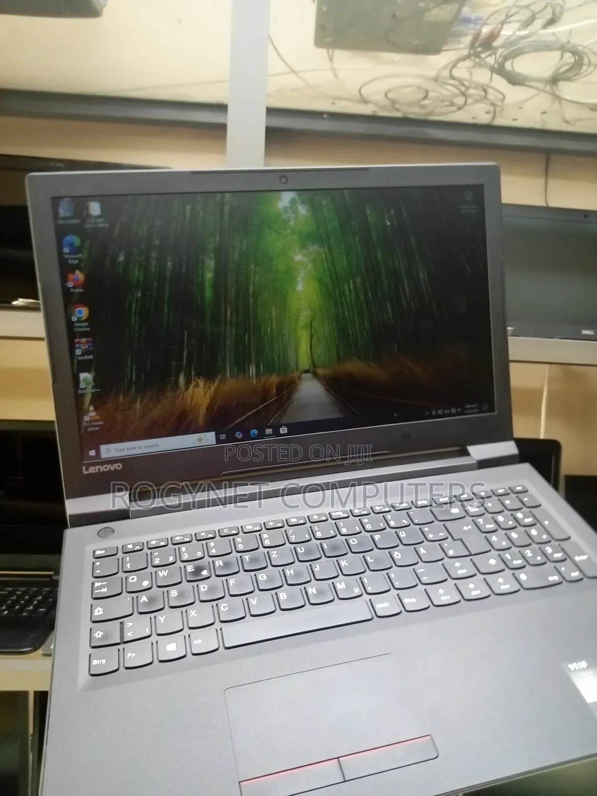 Laptop Lenovo V110 8GB Intel Celeron SSD 256GB