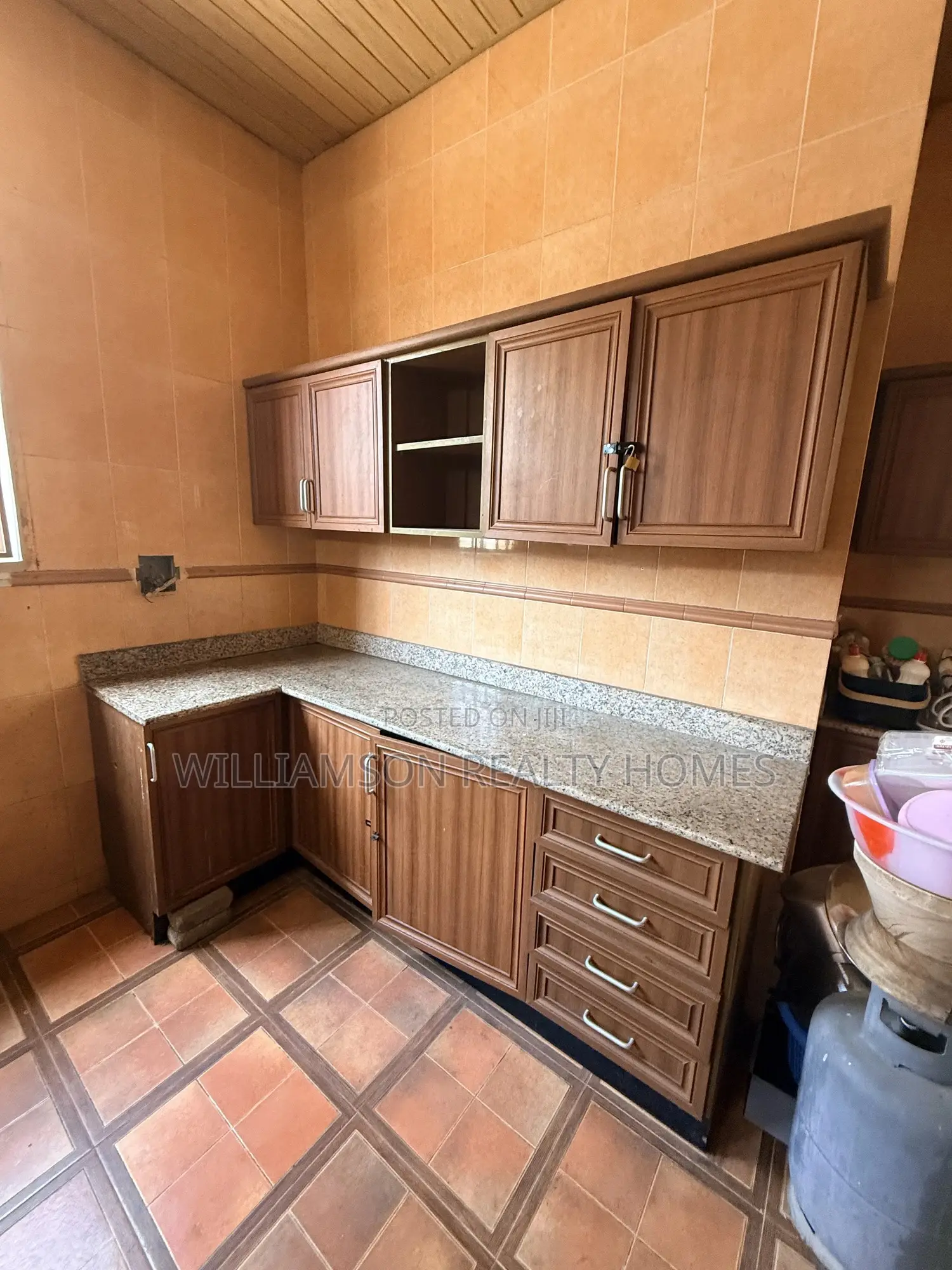 1bdrm Apartment in Hfc Estate Area, Spintex for rent