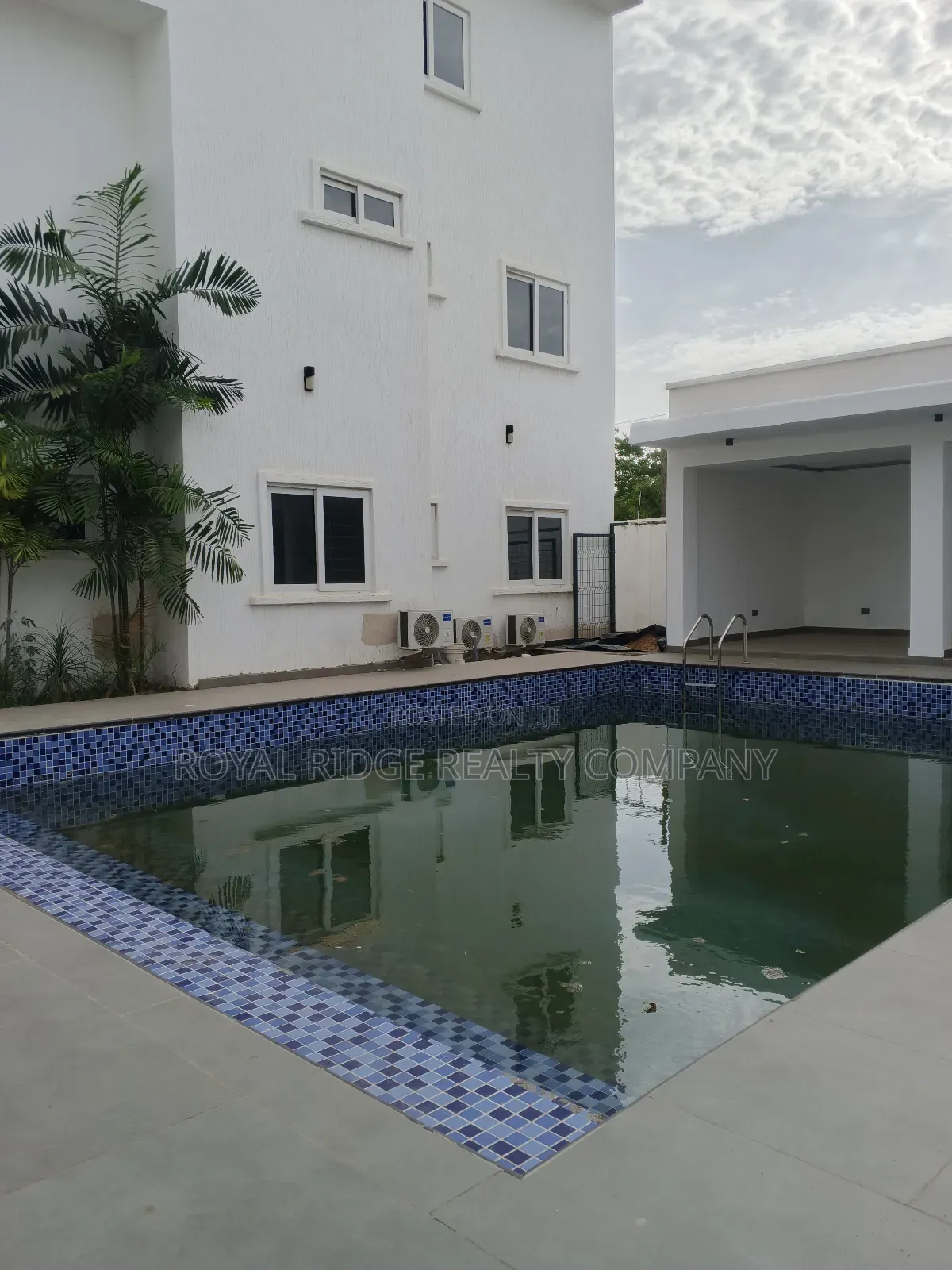 Furnished 4bdrm House in East Airport, Accra Metropolitan for rent
