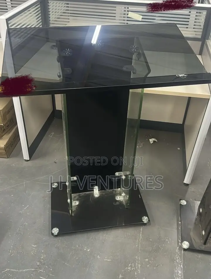 Tempered Glass Pulpit