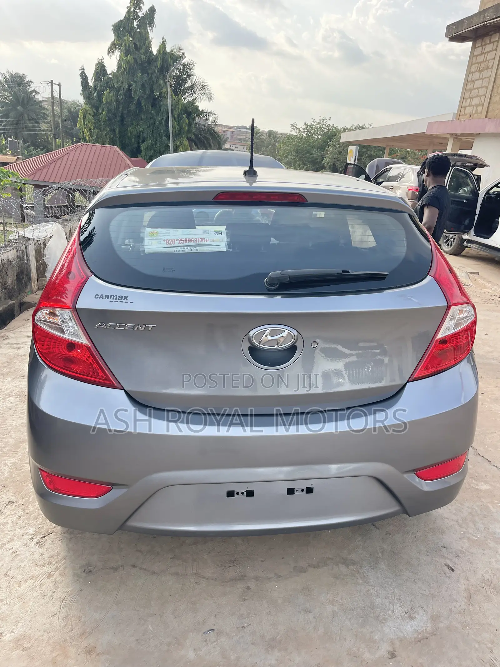Hyundai Accent SE Hatchback 2017 Gray