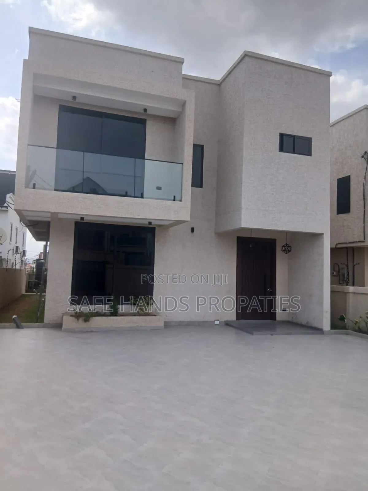 Furnished 4bdrm House in East Legon, Accra Metropolitan for sale