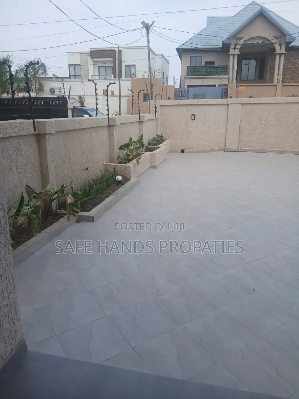 Furnished 4bdrm House in East Legon, Accra Metropolitan for sale