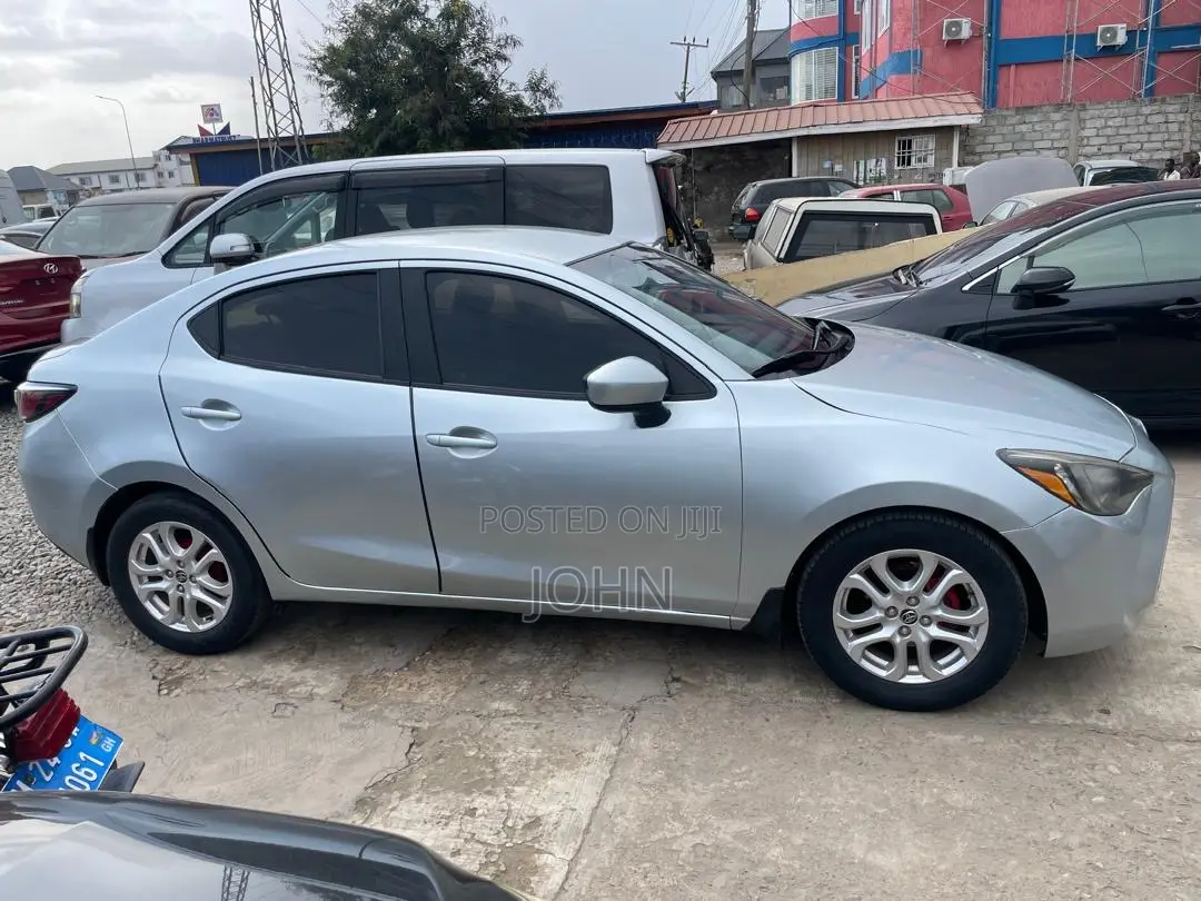 Toyota Yaris iA 1.5 FWD 2017 Silver