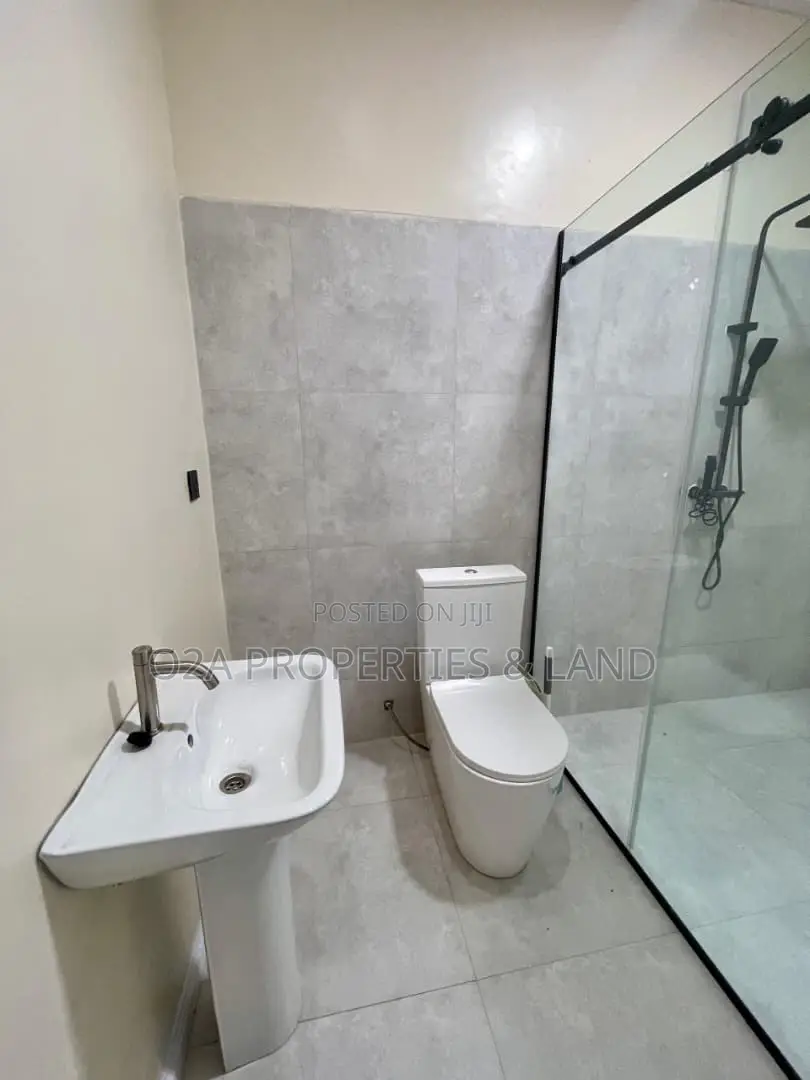 4bdrm House in Ga Odumase, Kwabenya for sale