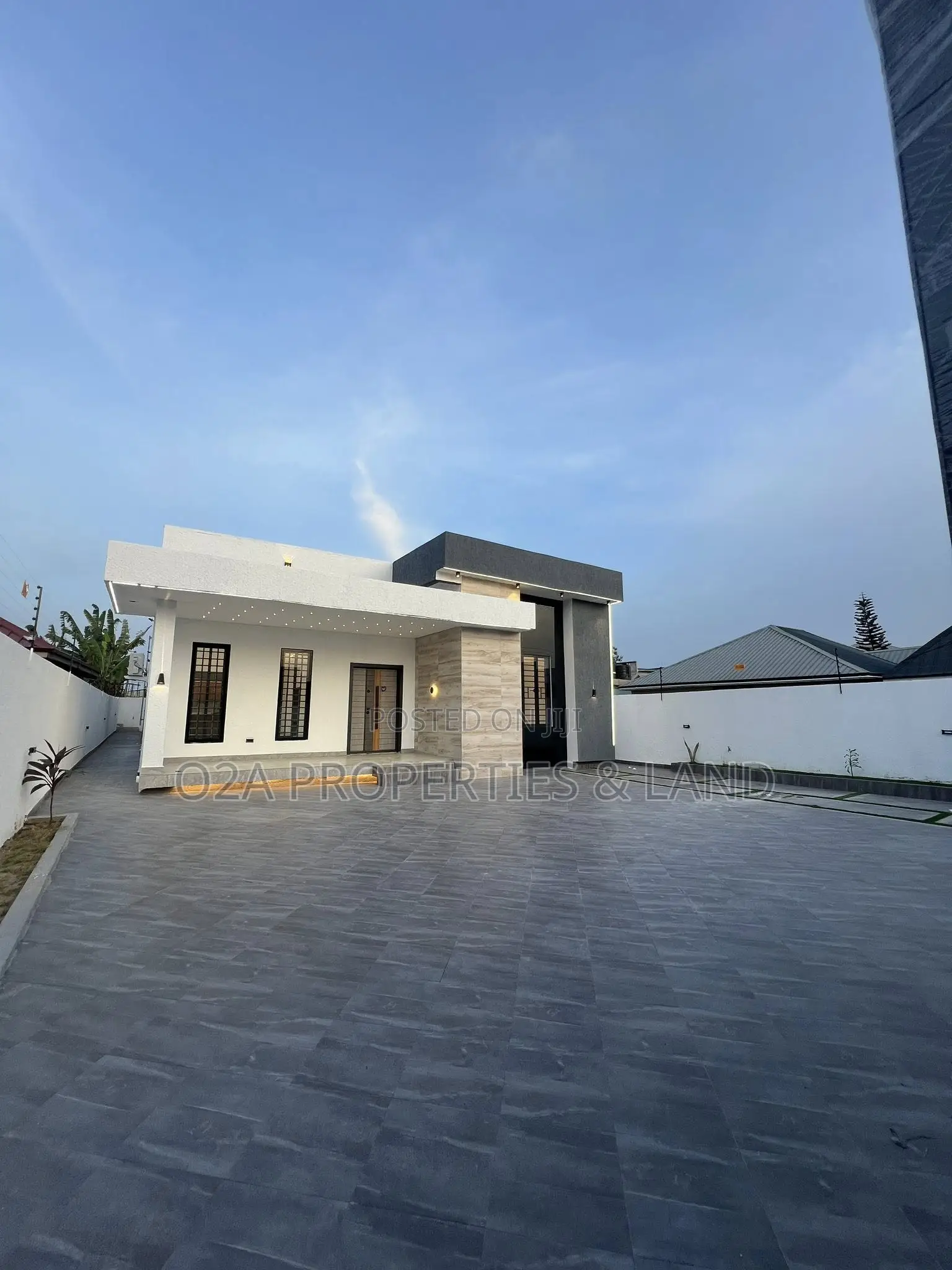 3bdrm Bungalow in Lakeside Estate for sale