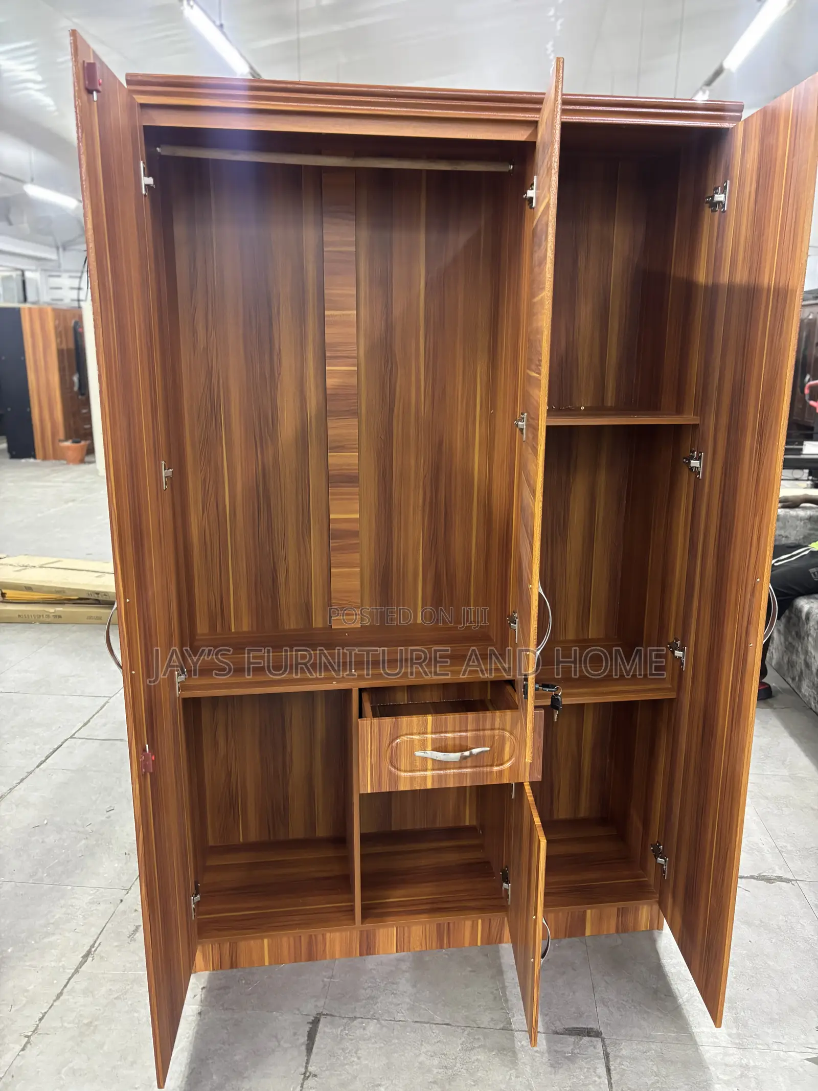 Quality 3 Doors Wardrobe