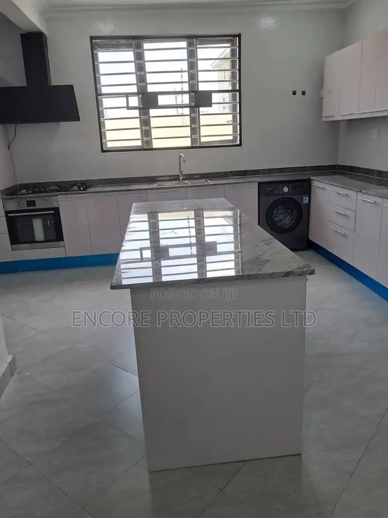 4bdrm House in Hydro Foam Estate, Haatso for sale