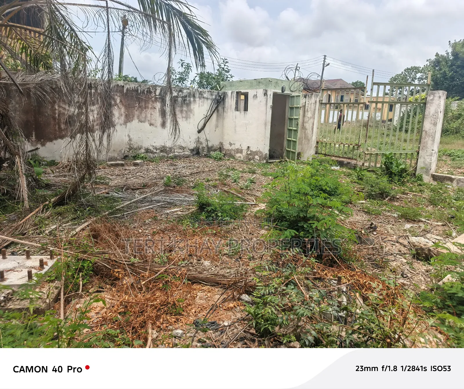 Quarter Plot of Land for Sale at Manet