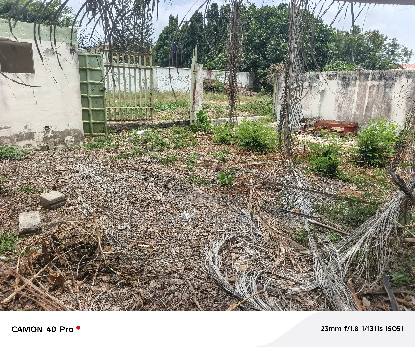 Quarter Plot of Land for Sale at Manet