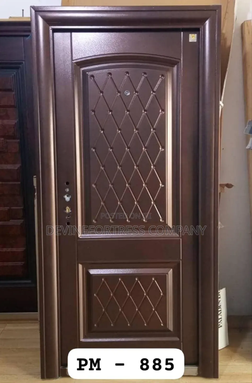 Quality Paladin 885 Rough Door for All Weather ((Comes With Handle))