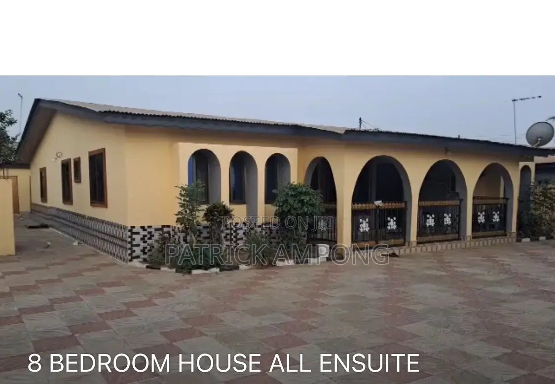 8bdrm House in Ashaiman Municipal for sale