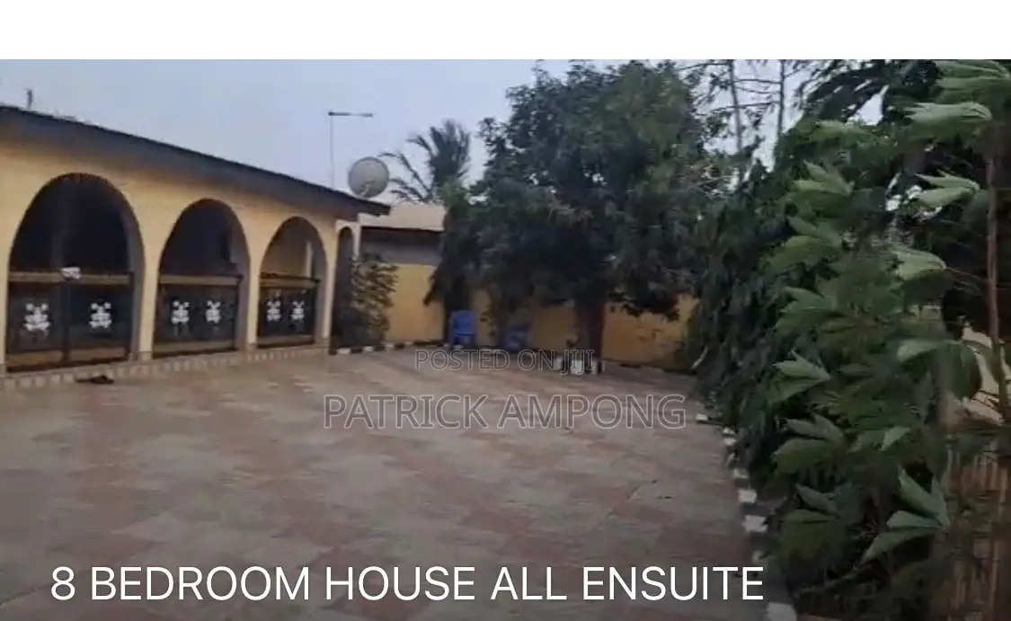 8bdrm House in Ashaiman Municipal for sale