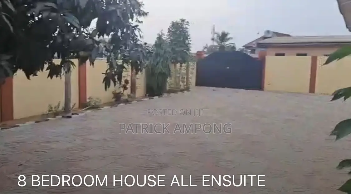 8bdrm House in Ashaiman Municipal for sale