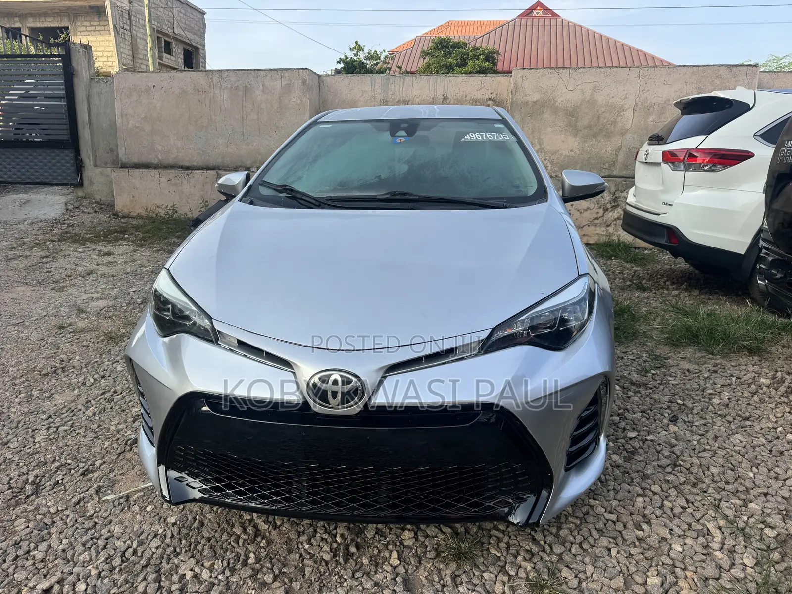 Toyota Corolla SE (1.8L 4cyl 6M) 2018 Silver