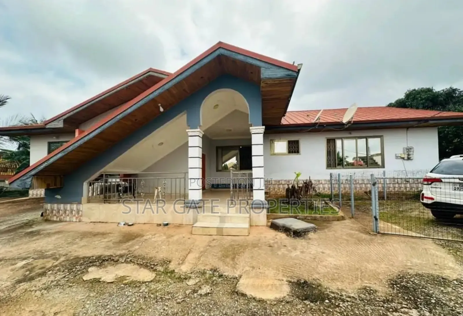 5bdrm House in Santasi Nkronsa, Kumasi Metropolitan for sale