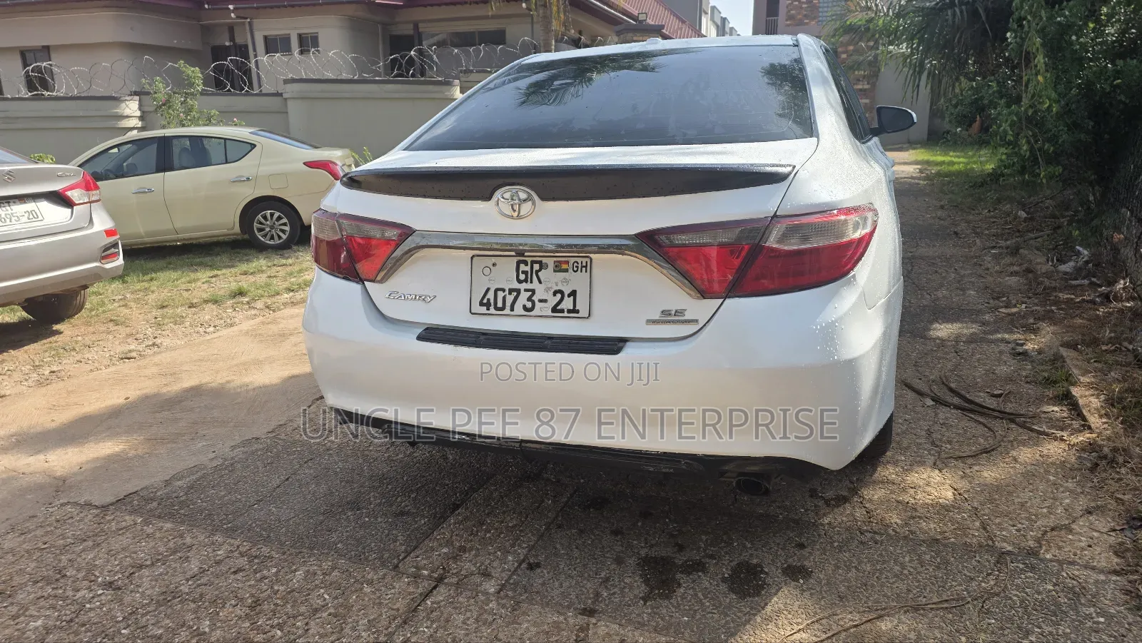 Toyota Camry SE 4dr Sedan (2.5L 4cyl 6A) 2017 White