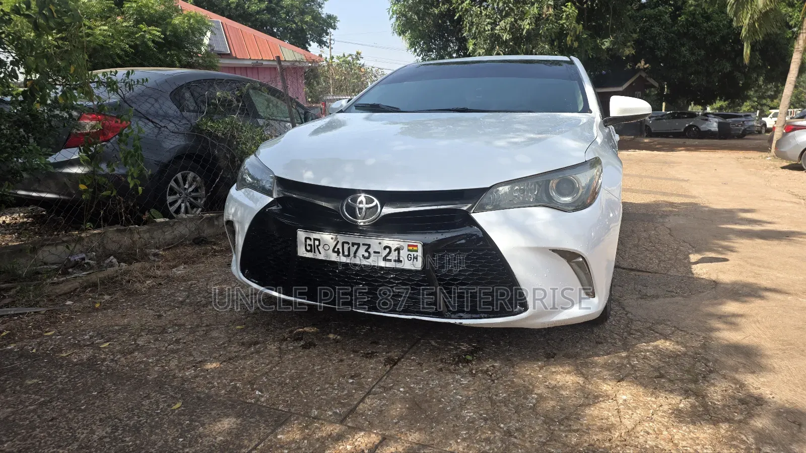 Toyota Camry SE 4dr Sedan (2.5L 4cyl 6A) 2017 White