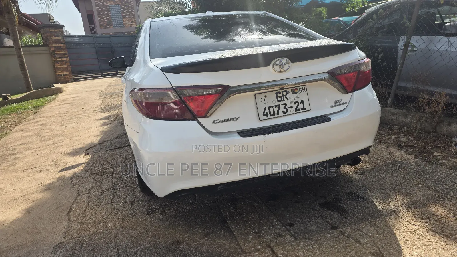 Toyota Camry SE 4dr Sedan (2.5L 4cyl 6A) 2017 White