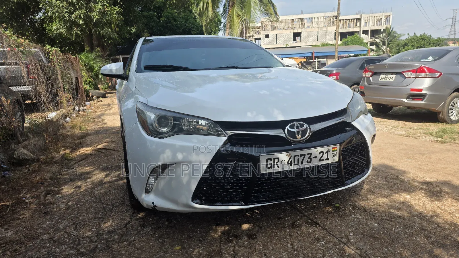 Toyota Camry SE 4dr Sedan (2.5L 4cyl 6A) 2017 White