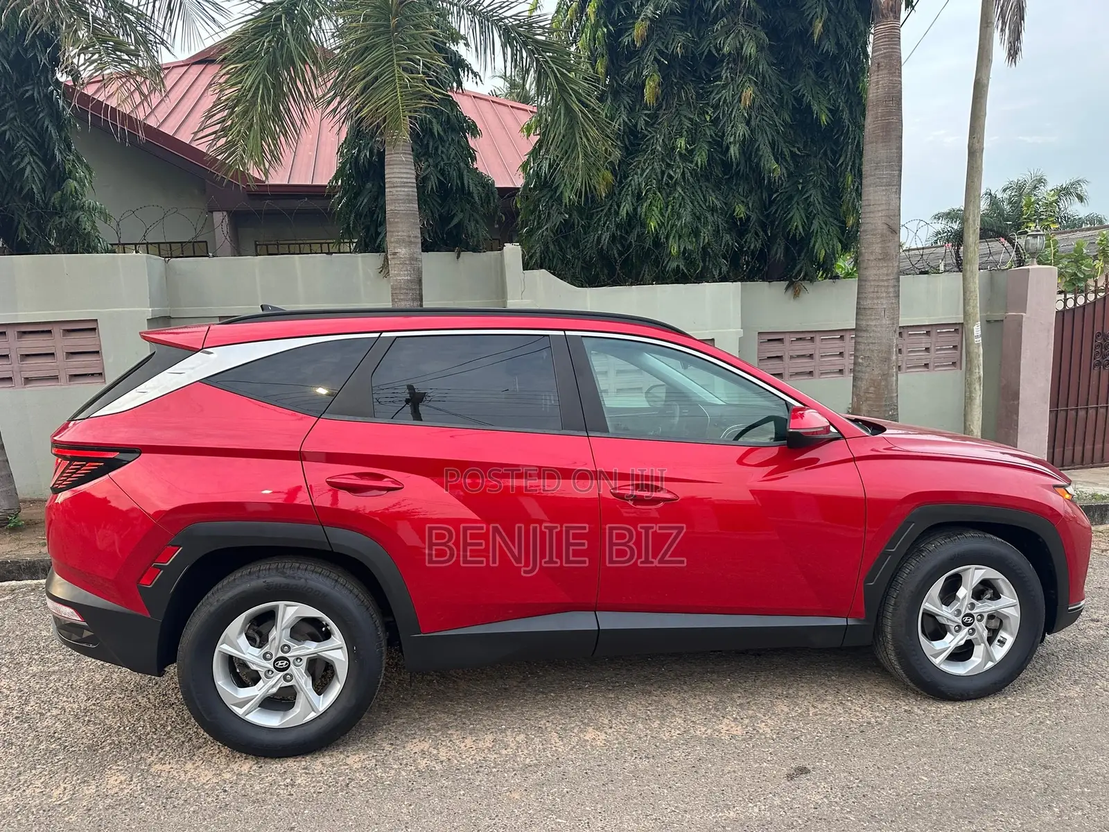 Hyundai Tucson 2022 Red