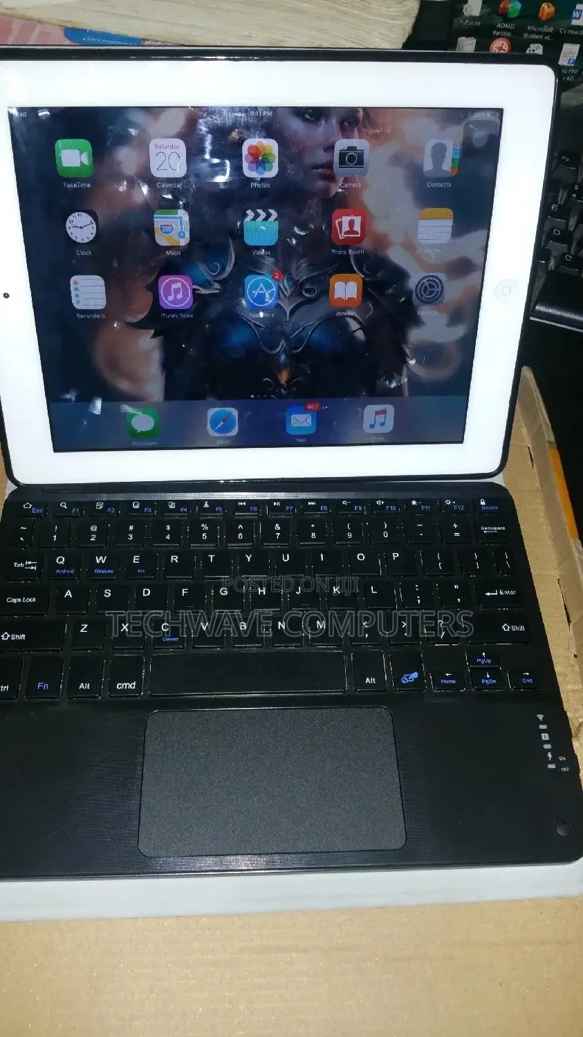 Wireless Tablet Keyboard With Inbuilt Mousepad