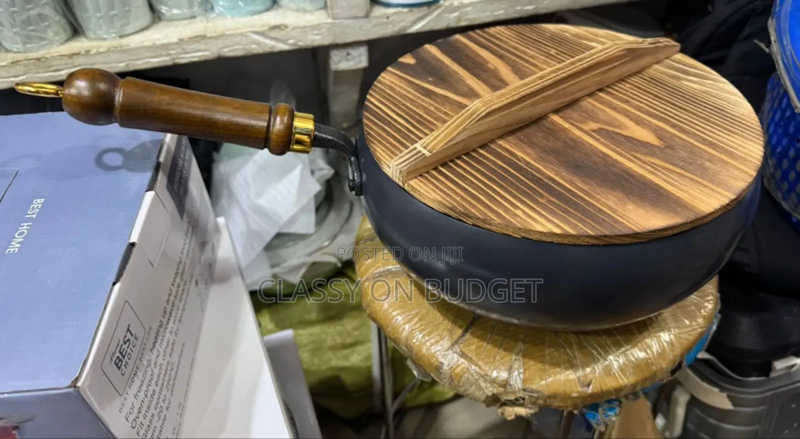 Belly Pot With Wooden Cover_ 26 Cm